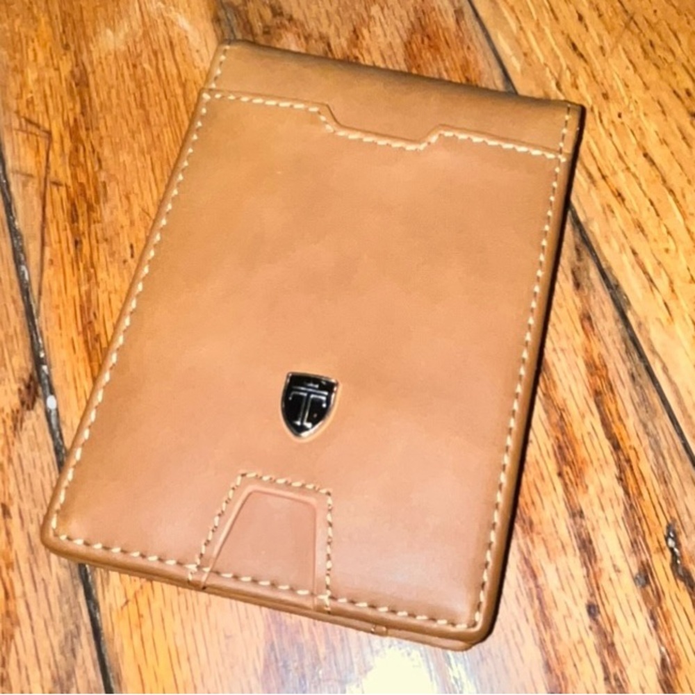 Travando: Men’s Bi-fold Leather Wallet W/ Money Clip (Never Used)